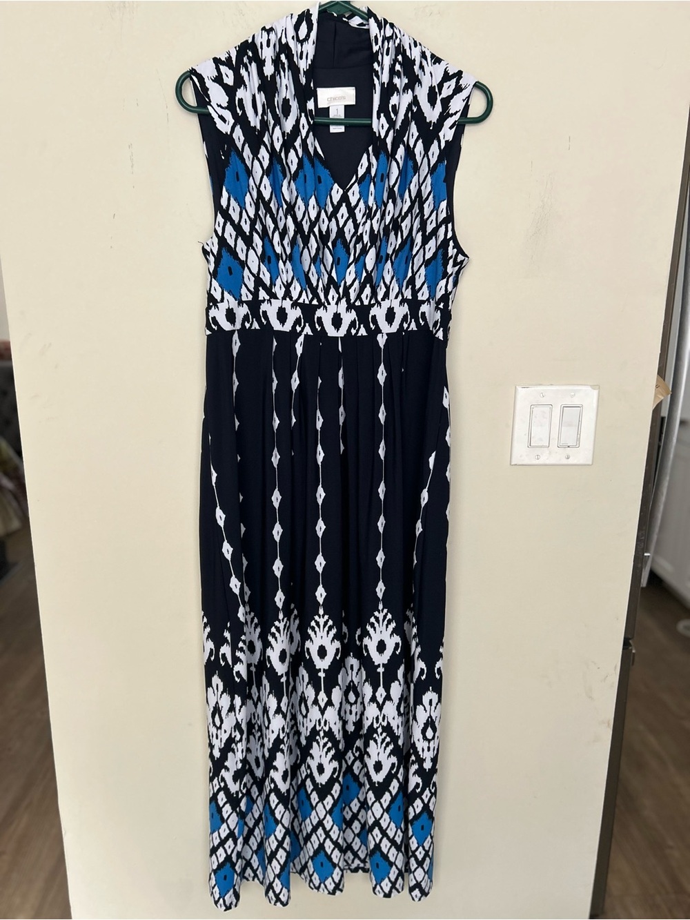 Chico's blue black white sleeveless Midi dress size 1
Classic Stretch